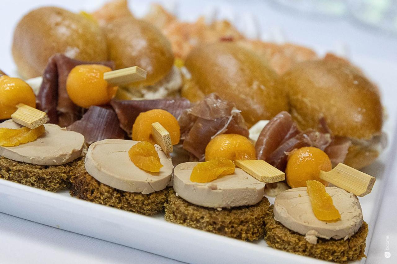 Logis Hotel & Restaurant - Le Relais De Montigny Zewnętrze zdjęcie