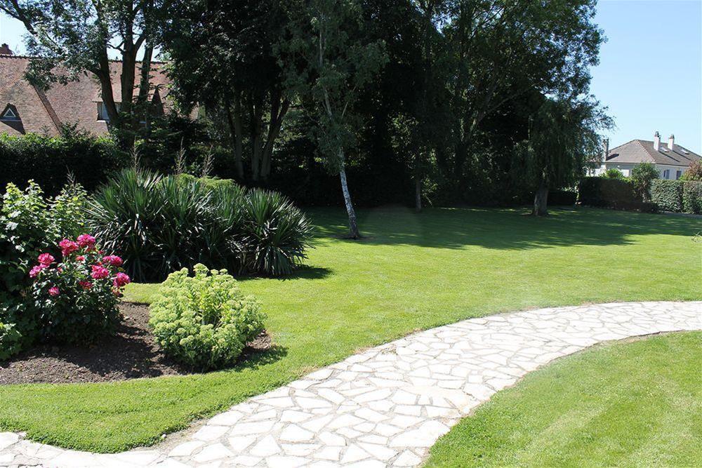 Logis Hotel & Restaurant - Le Relais De Montigny Zewnętrze zdjęcie