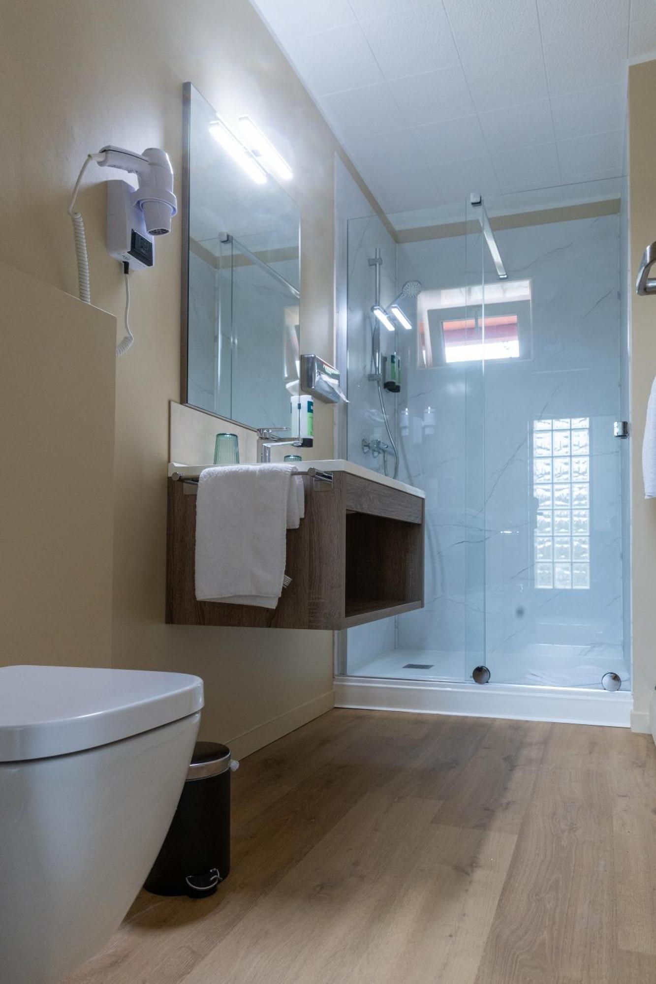Logis Hotel & Restaurant - Le Relais De Montigny Zewnętrze zdjęcie